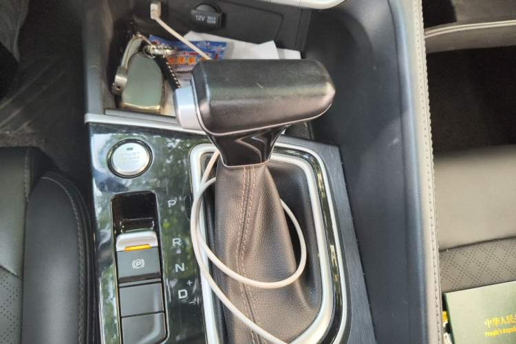 Used CHANGAN Eado 2022 PLUS 1.6L GDI CVT Luxury Model Gear Lever
