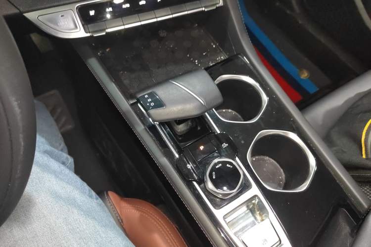 Used CHANGAN Eado 2022 PLUS Blue Whale NE 1.4T GDI DCT Prestige Edition Gear Lever