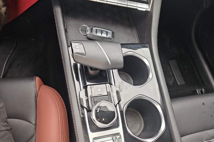 Used CHANGAN Eado 2022 PLUS Blue Whale NE 1.4T GDI DCT Prestige Edition Gear Lever