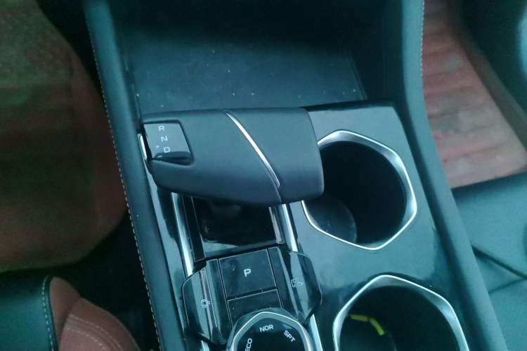 Used CHANGAN Eado 2022 PLUS Blue Whale NE 1.4T GDI DCT Prestige Edition Gear Lever
