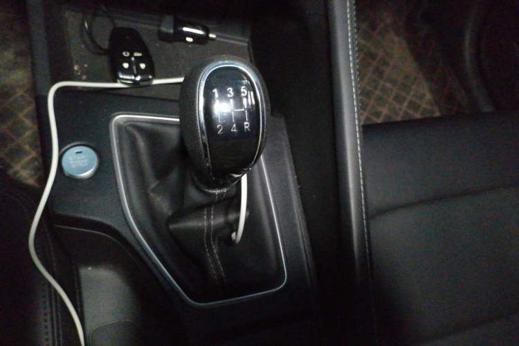 Used CHANGAN Eado 2022 PLUS 1.6L GDI Manual Elite Model Gear Lever
