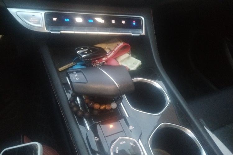 Used CHANGAN Eado 2022 PLUS Blue Whale NE 1.4T GDI DCT Prestige Edition Gear Lever