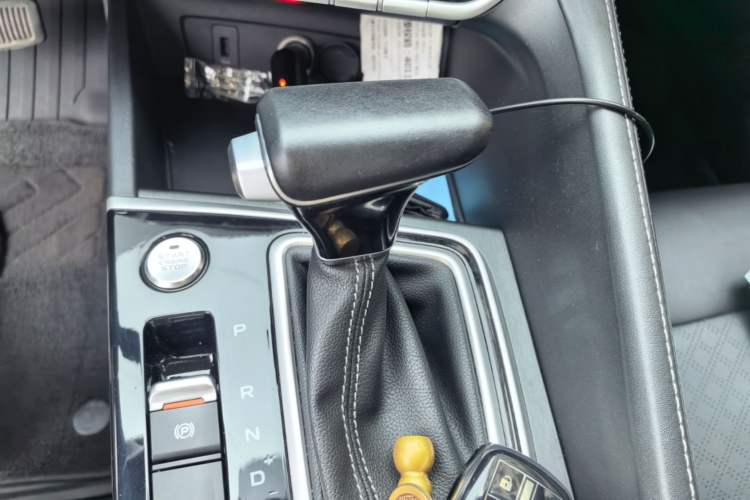 Used CHANGAN Eado 2022 PLUS 1.6L GDI CVT Luxury Model Gear Lever