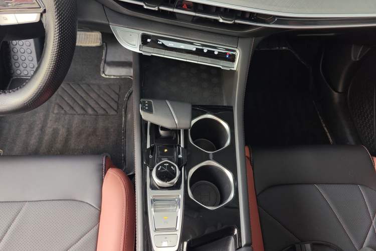 Used CHANGAN Eado 2022 PLUS Blue Whale NE 1.4T GDI DCT Prestige Edition Gear Lever