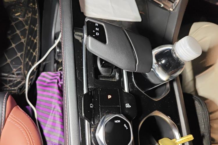 Used CHANGAN Eado 2022 PLUS Blue Whale NE 1.4T GDI DCT Prestige Edition Gear Lever