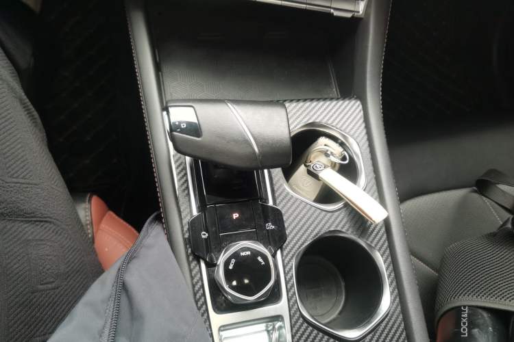 Used CHANGAN Eado 2022 PLUS Blue Whale NE 1.4T GDI DCT Flagship Edition Gear Lever