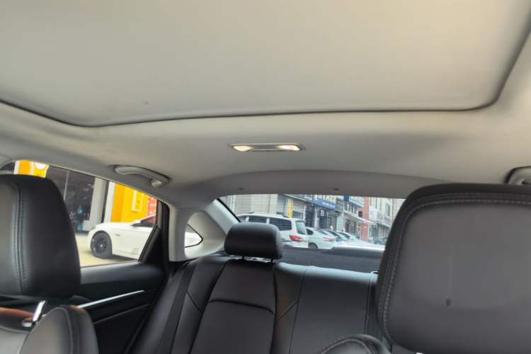 Used CHANGAN Eado 2022 PLUS 1.6L GDI CVT Luxury Model Headliner