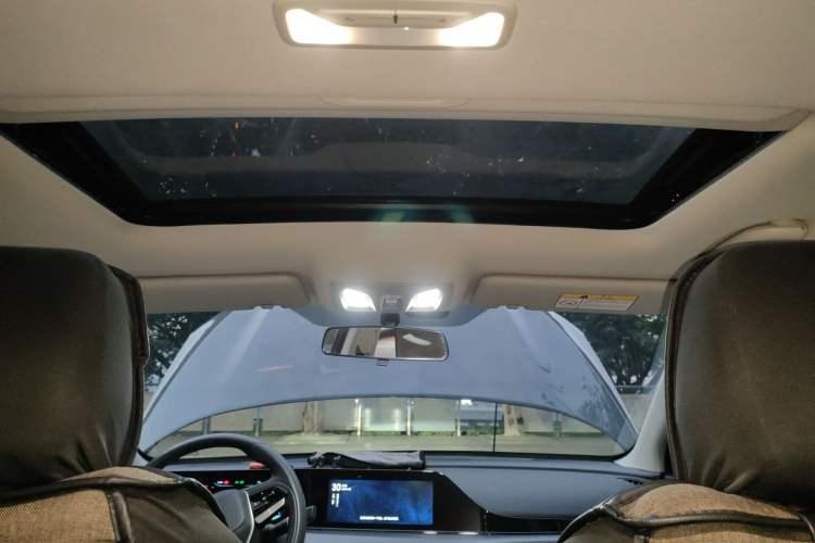Used CHANGAN Eado 2022 PLUS 1.6L GDI Manual Luxury Model Headliner
