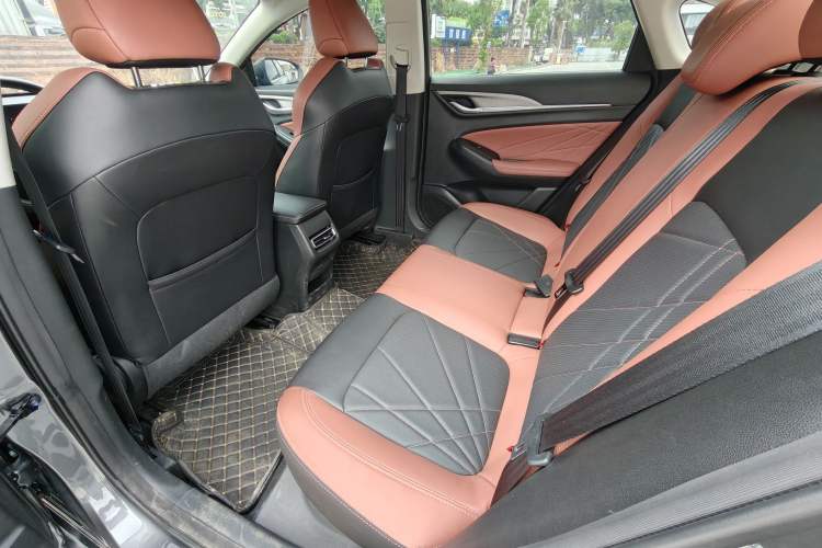Used CHANGAN Eado 2022 PLUS Blue Whale NE 1.4T GDI DCT Prestige Edition Interior 10