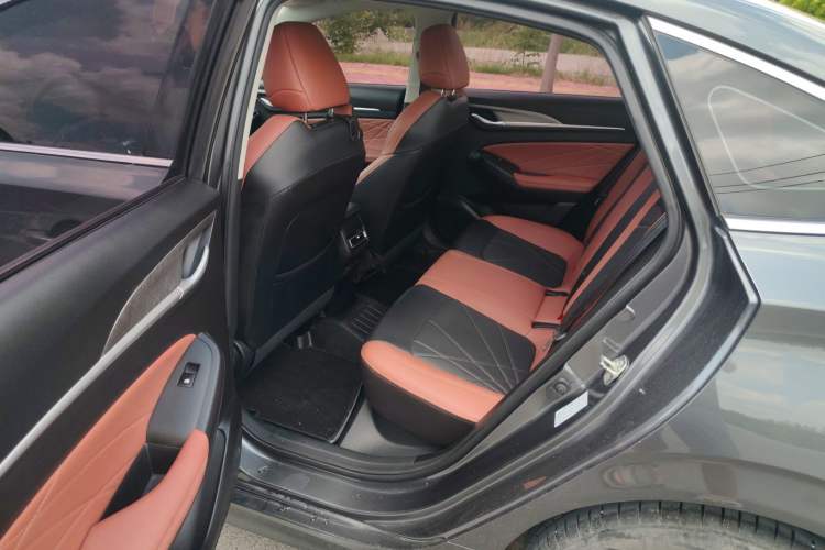 Used CHANGAN Eado 2022 PLUS Blue Whale NE 1.4T GDI DCT Prestige Edition Interior 2