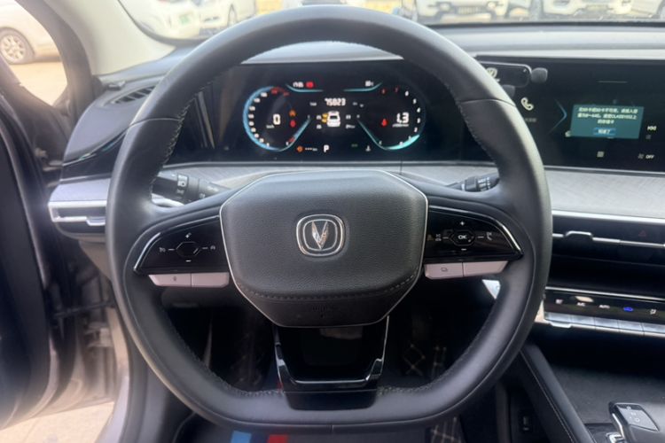 Used CHANGAN Eado 2022 PLUS Blue Whale NE 1.4T GDI DCT Prestige Edition Interior 2