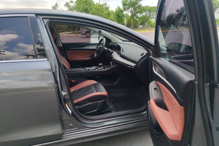 Used CHANGAN Eado 2022 PLUS Blue Whale NE 1.4T GDI DCT Prestige Edition Interior 3