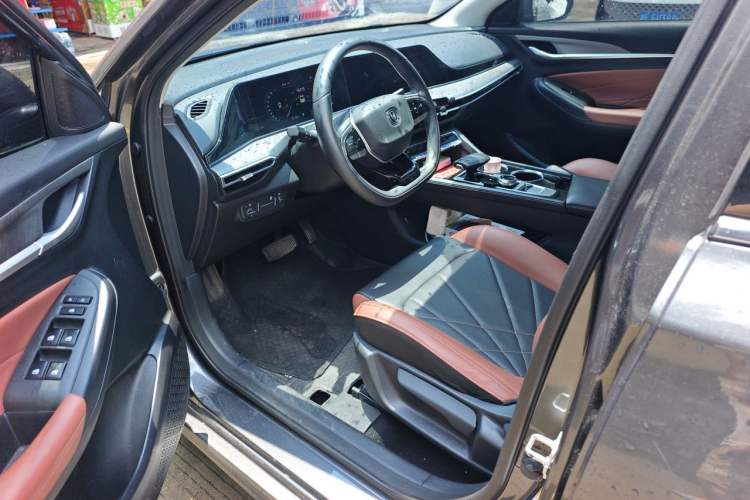 Used CHANGAN Eado 2022 PLUS Blue Whale NE 1.4T GDI DCT Prestige Edition Interior 3