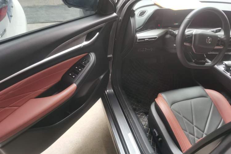 Used CHANGAN Eado 2022 PLUS Blue Whale NE 1.4T GDI DCT Flagship Edition Interior 3