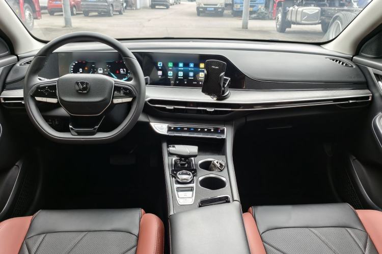 Used CHANGAN Eado 2022 PLUS Blue Whale NE 1.4T GDI DCT Prestige Edition Interior 5