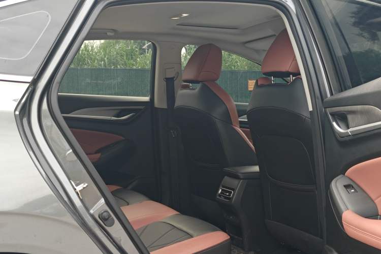 Used CHANGAN Eado 2022 PLUS Blue Whale NE 1.4T GDI DCT Prestige Edition Interior 7