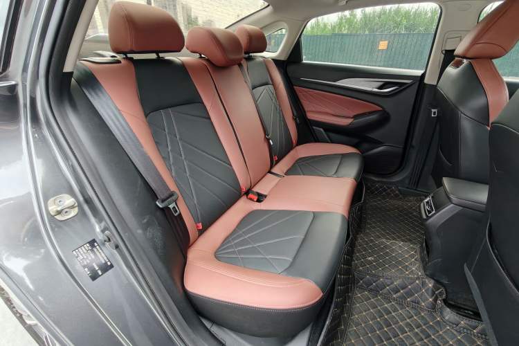 Used CHANGAN Eado 2022 PLUS Blue Whale NE 1.4T GDI DCT Prestige Edition Interior 9