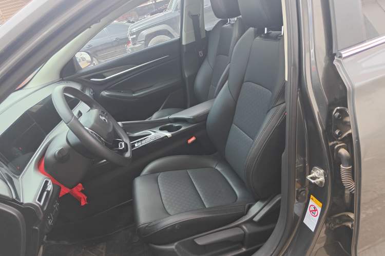 Used CHANGAN Eado 2022 PLUS 1.6L GDI CVT Luxury Model Left Front Seat