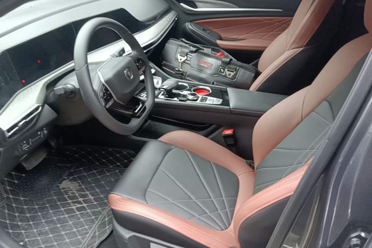 Used CHANGAN Eado 2022 PLUS Blue Whale NE 1.4T GDI DCT Prestige Edition Left Front Seat