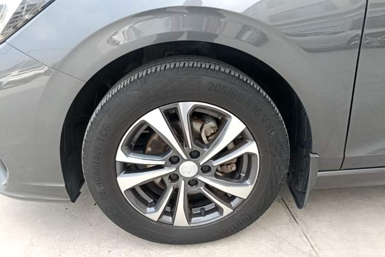 Used CHANGAN Eado 2022 PLUS Blue Whale NE 1.4T GDI DCT Prestige Edition Left Front Wheel Hub