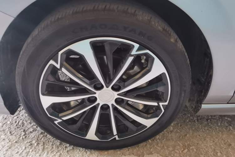 Used CHANGAN Eado 2022 PLUS Blue Whale NE 1.4T GDI DCT Flagship Edition Left Front Wheel Hub