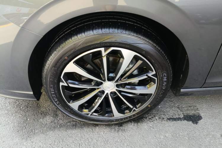 Used CHANGAN Eado 2022 PLUS Blue Whale NE 1.4T GDI DCT Flagship Edition Left Front Wheel Hub