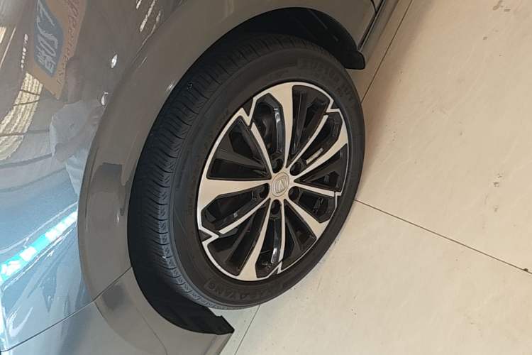 Used CHANGAN Eado 2022 PLUS Blue Whale NE 1.4T GDI DCT Flagship Edition Left Front Wheel Hub