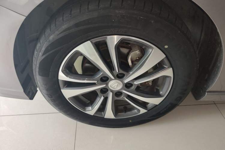 Used CHANGAN Eado 2022 PLUS Blue Whale NE 1.4T GDI DCT Prestige Edition Left Front Wheel Hub