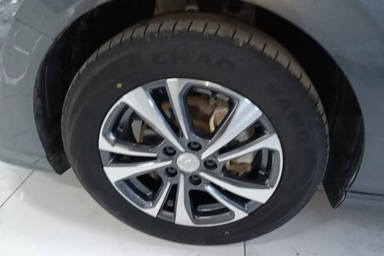 Used CHANGAN Eado 2022 PLUS Blue Whale NE 1.4T GDI DCT Prestige Edition Left Front Wheel Hub