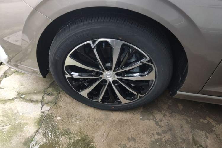 Used CHANGAN Eado 2022 PLUS Blue Whale NE 1.4T GDI DCT Flagship Edition Left Front Wheel Hub
