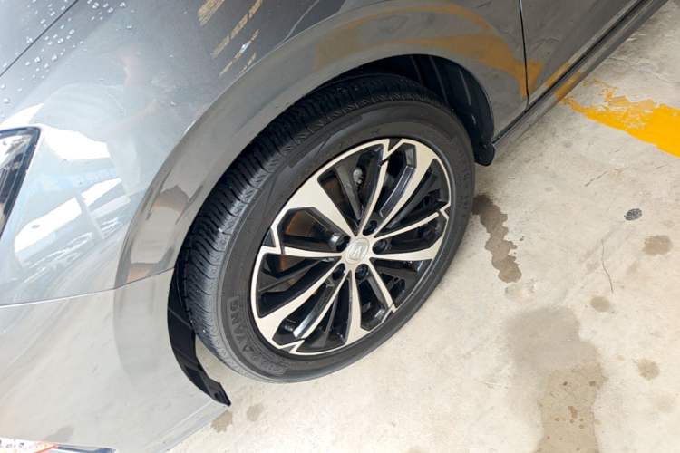 Used CHANGAN Eado 2022 PLUS Blue Whale NE 1.4T GDI DCT Flagship Edition Left Front Wheel Hub