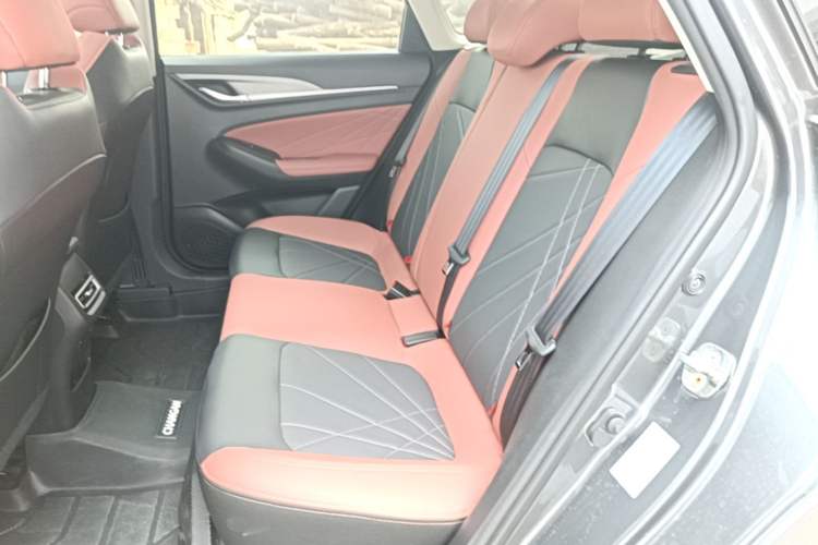 Used CHANGAN Eado 2022 PLUS Blue Whale NE 1.4T GDI DCT Prestige Edition Left Rear Seat