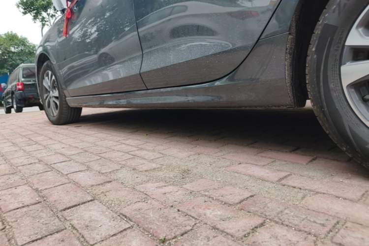 Used CHANGAN Eado 2022 PLUS 1.6L GDI Manual Luxury Model Left Side Sill