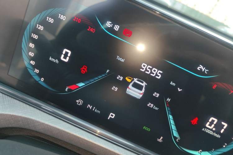 Used CHANGAN Eado 2022 PLUS Blue Whale NE 1.4T GDI DCT Prestige Edition Odometer Close Up