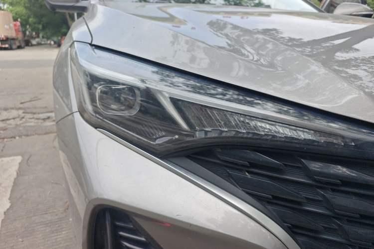 Used CHANGAN Eado 2022 PLUS Blue Whale NE 1.4T GDI DCT Prestige Edition Right Front Headlight
