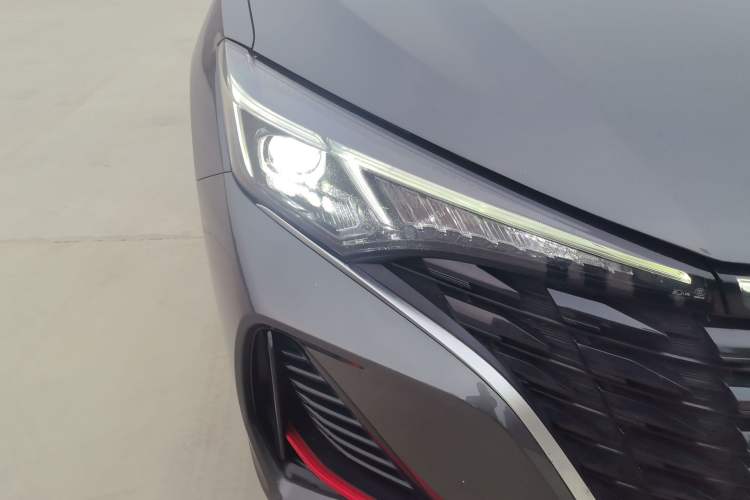 Used CHANGAN Eado 2022 PLUS Blue Whale NE 1.4T GDI DCT Prestige Edition Right Front Headlight