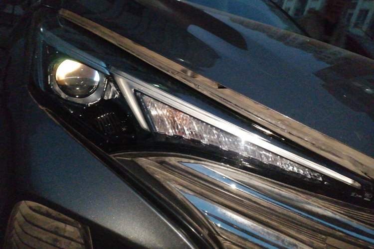 Used CHANGAN Eado 2022 PLUS 1.6L GDI Manual Elite Model Right Front Headlight