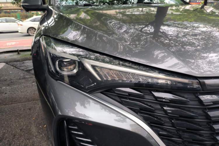 Used CHANGAN Eado 2022 PLUS Blue Whale NE 1.4T GDI DCT Flagship Edition Right Front Headlight