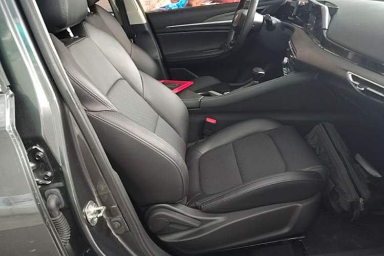 Used CHANGAN Eado 2022 PLUS 1.6L GDI CVT Elite Model Right Front Seat