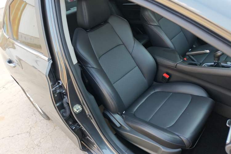 Used CHANGAN Eado 2022 PLUS 1.6L GDI Manual Elite Model Right Front Seat