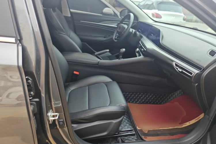 Used CHANGAN Eado 2022 PLUS 1.6L GDI Manual Luxury Model Right Front Seat