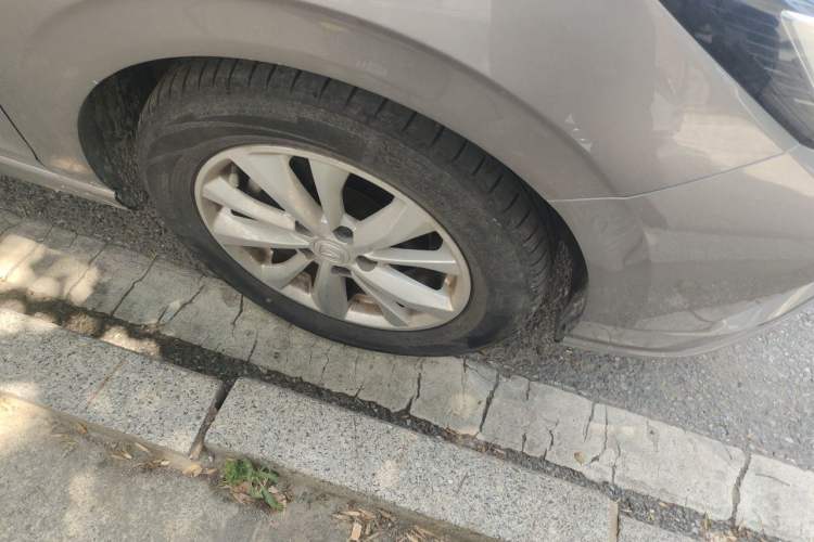 Used CHANGAN Eado 2022 PLUS 1.6L GDI Manual Elite Model Right Front Wheel Hub