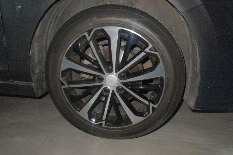 Used CHANGAN Eado 2022 PLUS Blue Whale NE 1.4T GDI DCT Flagship Edition Right Front Wheel Hub