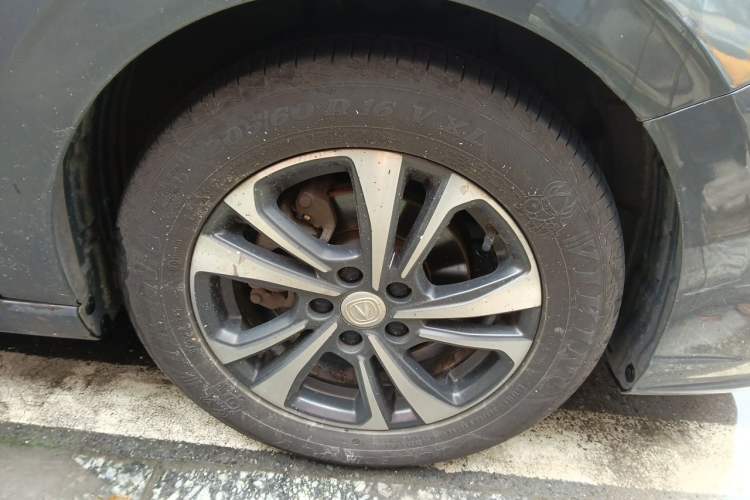Used CHANGAN Eado 2022 PLUS Blue Whale NE 1.4T GDI DCT Prestige Edition Right Front Wheel Hub