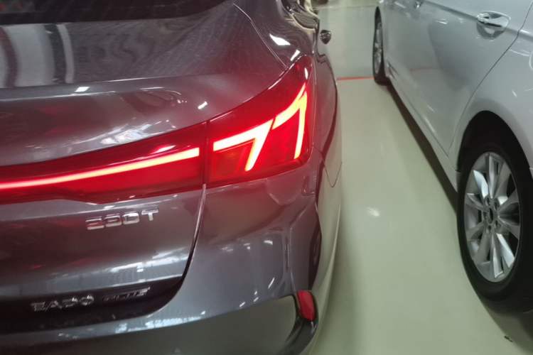 Used CHANGAN Eado 2022 PLUS Blue Whale NE 1.4T GDI DCT Prestige Edition Right Rear Taillight