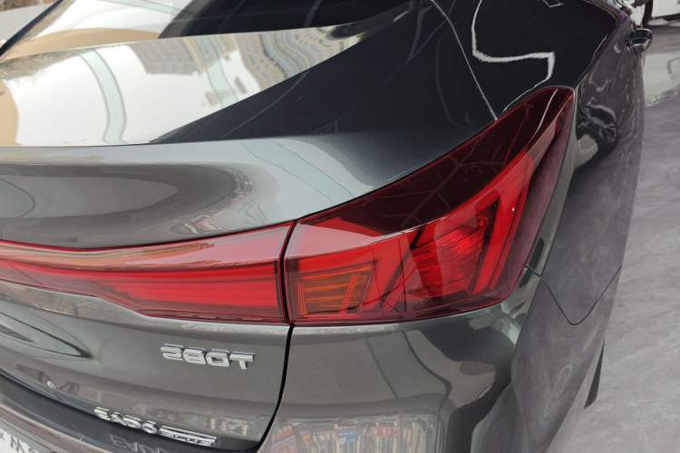 Used CHANGAN Eado 2022 PLUS Blue Whale NE 1.4T GDI DCT Prestige Edition Right Rear Taillight