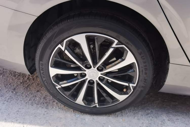 Used CHANGAN Eado 2022 PLUS Blue Whale NE 1.4T GDI DCT Flagship Edition Right Rear Wheel Hub