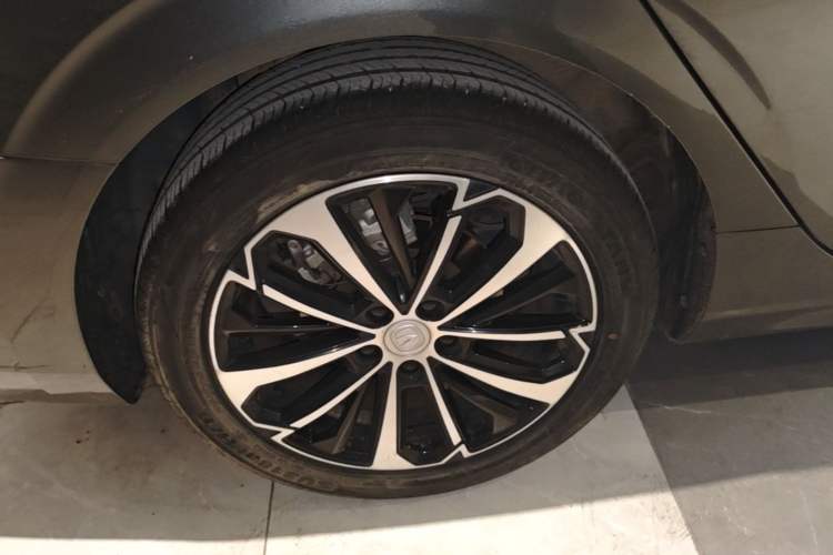 Used CHANGAN Eado 2022 PLUS Blue Whale NE 1.4T GDI DCT Flagship Edition Right Rear Wheel Hub