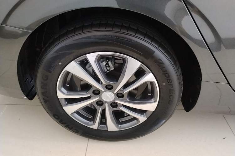 Used CHANGAN Eado 2022 PLUS Blue Whale NE 1.4T GDI DCT Prestige Edition Right Rear Wheel Hub