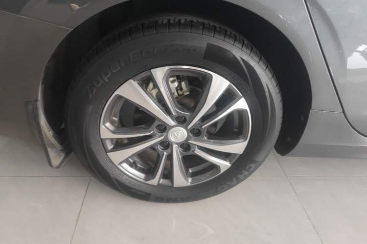 Used CHANGAN Eado 2022 PLUS 1.6L GDI CVT Luxury Model Right Rear Wheel Hub
